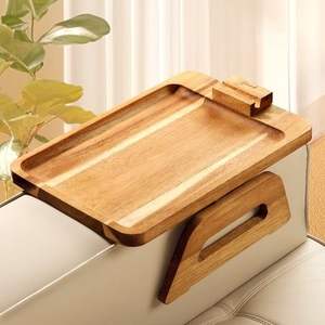 Plateau d'accoudoir multifonctionnel en bois avec finition lisse et design compact pour une utilisation pratique dans le salon - Product Image 2