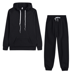Conjunto Deportivo Unisex de Sudadera con Capucha y Pantalones Jogger Negros, 100% Algodón, Manga Larga, Color Sólido, con Bolsillos con Cordón - Product Image 1