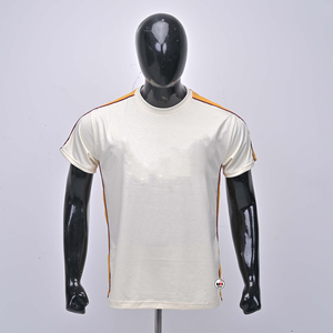 เสื้อยืดแขนสั้นสีแดงเลือดหมูสำหรับผู้ชาย ราคาส่ง แต่งขอบสีเหลือง ทรงโอเวอร์ไซส์ คอกลม ผ้าถัก สีพื้น น้ำหนัก 280 กรัม - Product Image 6
