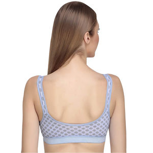 Soutien-gorge de sport personnalisé pour femme avec design dos nageur, conçu pour le yoga, le fitness et l'entraînement en salle de sport, en tissu doux, respirant et extensible. - Product Image 4