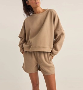 Ensemble pull et short tricoté pour femme, respirant, doux, deux pièces, tenue décontractée, au-dessus du genou, couleur unie - Product Image 3