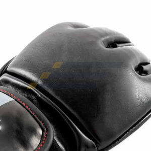 Gants de boxe MMA de qualité supérieure, respirants, design unique, personnalisation des couleurs noir et gris. - Product Image 4