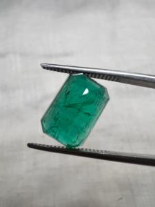 Véritable pierre précieuse verte de la forêt profonde de Zambie, 4,94 carats, taille octogonale, pour centre de bague - Product Image 2
