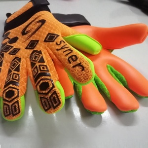 Gants de gardien de but en latex de base personnalisables Tissu respirant confortable pour l'entraînement de football en plein air Nouveau et pratique - Product Image 5