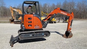 Mini-excavatrice Hitachi ZX35U-5N haute performance 2023, compacte, avec godet hydraulique et moteur de pompe, pour travaux de jardinage et de construction municipale - Product Image 2