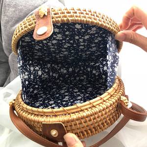 Sac rond en rotin de Bali avec poignée en cuir, sac à main tissé naturellement fait main, fabricant en gros d'usine au Vietnam, exportation - Product Image 2