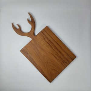 Bloc à découper en bois de teck inspiré du cerf d'origine indonésienne - Product Image 5