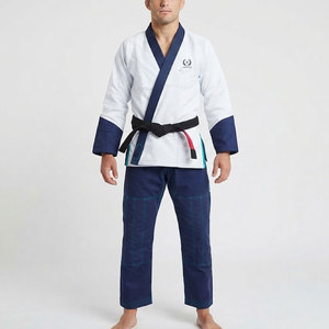Uniforme de karaté professionnel pour adultes, 100% coton, respirant, séchage rapide, tissu résistant, conçu pour les séances d'entraînement et de sparring intenses - Product Image 3