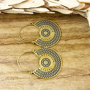 Nouvelles Boucles d'Oreilles Bohèmes Tendance, Bijoux Tribaux en Laiton pour Femmes, Créoles Géométriques Filigranes Plaqué Or 18 carats, Vente en Gros/OEM/ODM - Product Image 4