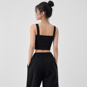 Camiseta de mujer a la moda, estilo casual ajustado para verano, top corto con logo de diamantes de imitación personalizado, proveedor mayorista OEM - Product Image 3