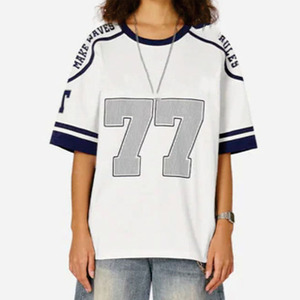 Vente en gros de t-shirts de football américain vintage pour femmes, personnalisés, à manches raglan surdimensionnées, hauts de sport, marque privée, streetwear - Product Image 4