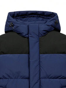 Veste matelassée à capuche pour homme de qualité supérieure avec rembourrage thermique, protection contre le vent et design confortable à coupe régulière - Product Image 6