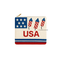 Porte-monnaie brodé à la main pour le 4 juillet, orné de perles, conçu comme une pochette patriotique pour la fête de l'Indépendance avec des détails de feux d'artifice festifs