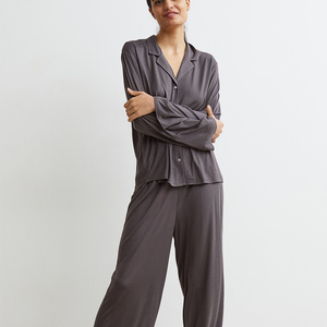 Peignoir en satin de soie uni pour femme, confortable, à manches longues, séchage rapide, respirant et doux, idéal pour le printemps et l'été - Product Image 2
