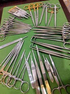 Juego de Instrumentos Básicos para Cirugía de Manos de 32 Piezas con 60 Cuchillas de Acero Inoxidable Reutilizables - Product Image 6
