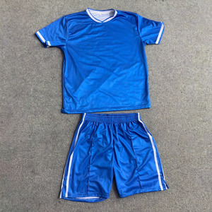 Conjunto de Camiseta de Fútbol Personalizada para Hombre |   Camiseta y Pantalones Cortos de Fútbol Lisos |   Uniforme Deportivo de Poliéster de Secado Rápido |   Fabricante OEM y ODM - Product Image 2