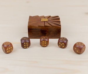 Caja de Juego de Madera Decorativa de Diseño Vintage para el Hogar, la Oficina y Hoteles, para Decoración y Exhibición en Mesa - Product Image 1