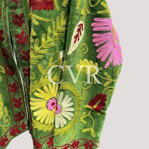 Manteau en velours brodé à la main à motifs floraux, col mandarin, manches longues, style bohème, grande taille, vêtements d'extérieur d'automne pour femmes - Product Image 4
