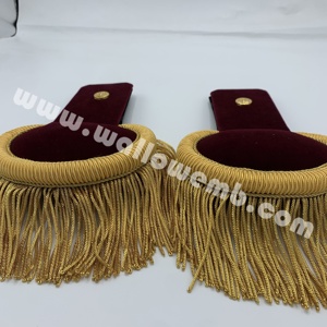 Épaulettes de parade marocaines ERSSM entièrement personnalisables en grenat et franges en fil d'or pour équipement de défense personnel - Product Image 5