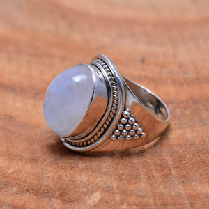 Bague en Pierre de Lune Naturelle Arc-en-ciel Faite à la Main en Argent Sterling, Bijou Bohème, Cadeau Pierre de Naissance de Juin - Product Image 4