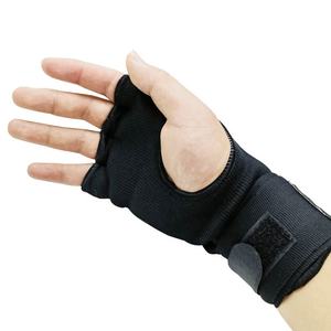 ถุงมือพันมือแบบมีแผ่นเจลนุ่มยืดหยุ่นสำหรับชกมวย MMA - Product Image 2