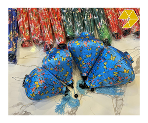 Farol de Seda Azul Real con Patrón Floral de Mariposas, Decoración Colgante Hecha a Mano, Farol de Seda de Hoi An, Vietnam - Product Image 1