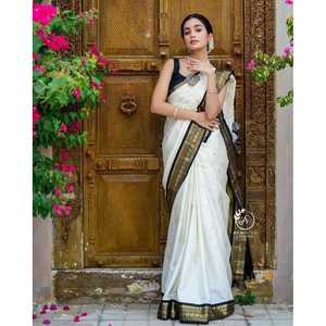 Sari en soie Banarasi à la mode avec travail de tissage en or Zari et blouse non cousue blanche - Product Image 1