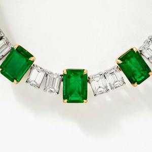 Collar Premium de Oro Blanco de 14K en Dos Tonos con Esmeralda Octogonal de 27.11ct con Engaste de Puntas y Diamantes G VS de 16.86ct Cultivados en Laboratorio, Certificado IGI - Product Image 3