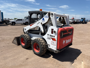 Cargadora Compacta S650 2017 con Cabina Cerrada, Máquina de Construcción de Alto Rendimiento - Product Image 4