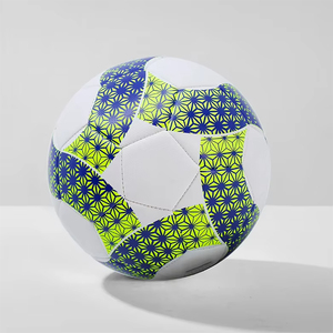 Balón de Fútbol de Alta Calidad, Personalizable con Logotipo, Nuevo Diseño, Resistente, Ligero y Ecológico para Exteriores - Product Image 3