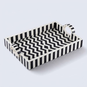 Bandeja de Servir de Lujo Hecha a Mano con Incrustaciones de Hueso Chevron, Color Verde Oliva, Diseño Geométrico en Zig-Zag, Bandeja Decorativa para Mesa de Centro - Product Image 6