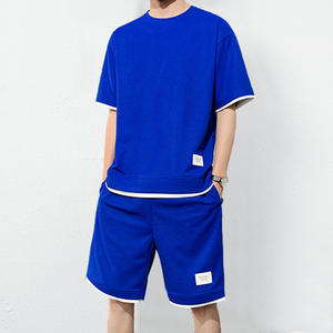 Ensemble de survêtements de sport personnalisés pour hommes, t-shirt et short de course rétro de haute qualité, logo personnalisé, fabrication thaïlandaise - Product Image 2