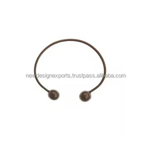 Brazalete Arquitectónico Escultural de Cobre – Arte Metálico Sostenible Forjado Artesanalmente - Product Image 4