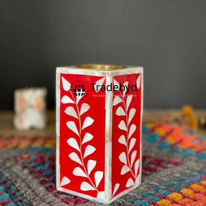 เชิงเทียนแบบฝังกระดูกทำด้วยมือเน้นการตกแต่งที่หรูหราโดย tradebyd - Product Image 1