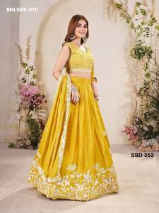 Nueva variedad de hermoso conjunto de Lehenga-Choli y Dupatta de seda Chinon con bordado de hilo y lentejuelas, proveedor indio. - Product Image 4