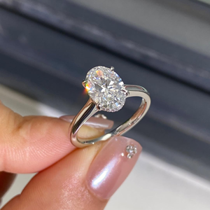 Bague de fiançailles et de mariage classique en or blanc 14 carats avec diamant ovale de 2,30 carats cultivé en laboratoire, certifiée Eternity Vermeil - Product Image 3