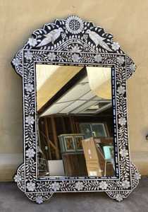 Grand miroir mural bohème élégant fait main avec incrustations florales pour salle de bain et décoration de salon - Product Image 1