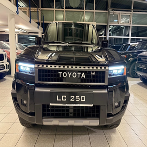 โตโยต้า แลนด์ ครุยเซอร์ LC 250 EXE มายด์ไฮบริด กล้อง 360 องศา กล่องเก็บความเย็น ไฟ LED รถ SUV ระดับพรีเมียม สำหรับขับขี่ออฟโรด ตัวเลือกครบครัน - Product Image 1