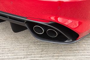 Alfa Romeo Giulia Quadrifoglio Sedán 2024 Especial Inteligente, Listo para Envío a Todo el Mundo - Product Image 6