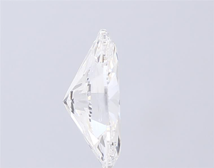 Diamant blanc ovale exquis, offrant une symétrie exceptionnelle et un éclat de feu glacé époustouflant, idéal pour la création de bijoux fins sur mesure. - Product Image 3