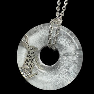 Collier à pendentif en résine personnalisé pour femmes, bijou unique fait main, parfait pour les options de cadeau faites par Tayyab Handicraft - Product Image 3