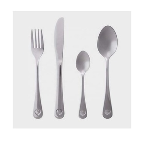 Juego de Cubiertos de acero inoxidable para buffet con corazón, juego de cubiertos seguros para alimentos chapados en plata para mesa con 5 piezas - Product Image 1
