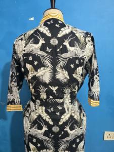 Robe longue d'été bohème hippie pour femme, imprimé singe noir, kimono avec ceinture à cordon, en coton tissé, vente en gros, pour automne et printemps - Product Image 6