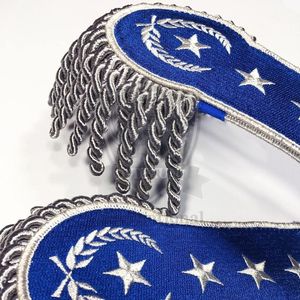 Nuevo estilo de epaulettes de hombro con trenza francesa de tela azul y alambre plateado, con bordado de estrellas y flores, acabado cómodo - Product Image 3