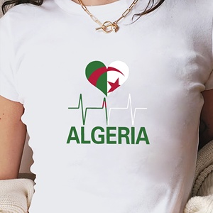 เสื้อยืดสตรีแบบสั้นทรงสลิมฟิตผ้าถักพร้อมลายพิมพ์ธง - Product Image 3