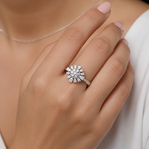 Anillo de Compromiso Vintage con Diamante Cultivado en Laboratorio, Corte Pera, Engaste de Puntas, E VVS, Chapado en Oro y Rodio, OEM Personalizado - Product Image 1