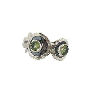 Anillo de compromiso de tres piedras con diamantes de peridoto verde real, ajuste de bisel de flor de corte brillante para mujeres y niñas - Product Image 1