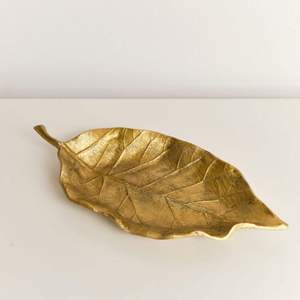 Custom Golden Leaf Shaped Metal <b>Serving</b> <b>Tray</b> Food <b>Serving</b> Platter Centerpiece <b>Tray</b> for Home Hotel Restaurant Wedding Decoration - Product Image 5