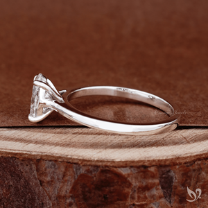 Anillo de Compromiso Clásico Ovalado con Diamante Cultivado en Laboratorio de 1 Quilate en Oro Blanco de 10k, Estilo Minimalista para Novia - Product Image 2