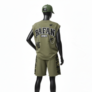 Ensemble court sans manches pour femme 100% coton, molleton de coton premium, vert olive, panneau camouflage, détail chaîne, logo personnalisé imprimé à l'écran - Product Image 4